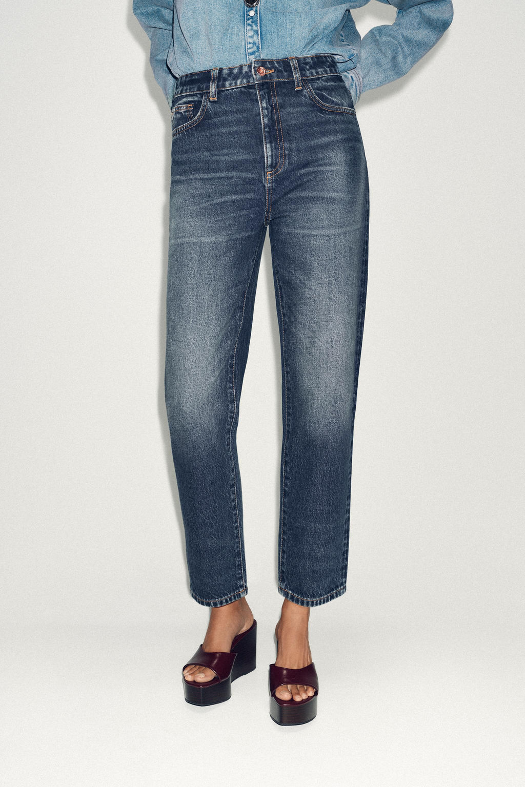 Z.05 RIGID HIGH-WAIST MOM JEANS - Zara фото 2