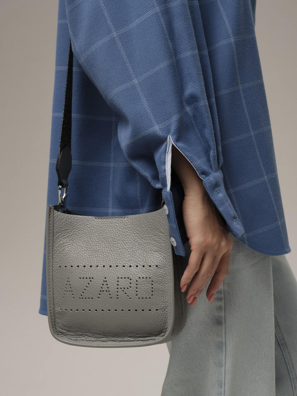 Сумка кожаная на плечо Azaro 30996 силвер