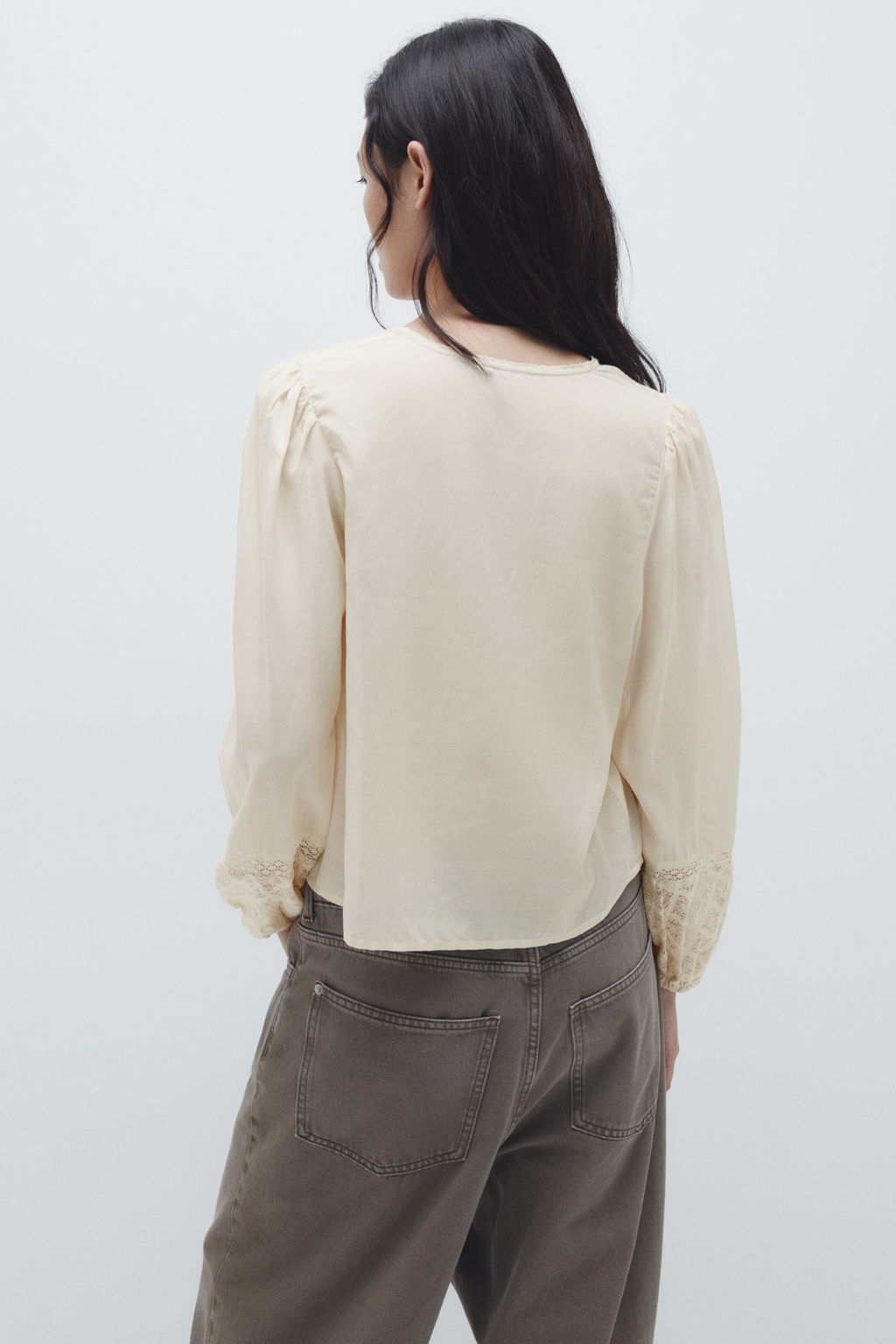 Blusa con detalles de encaje - H&m фото 5