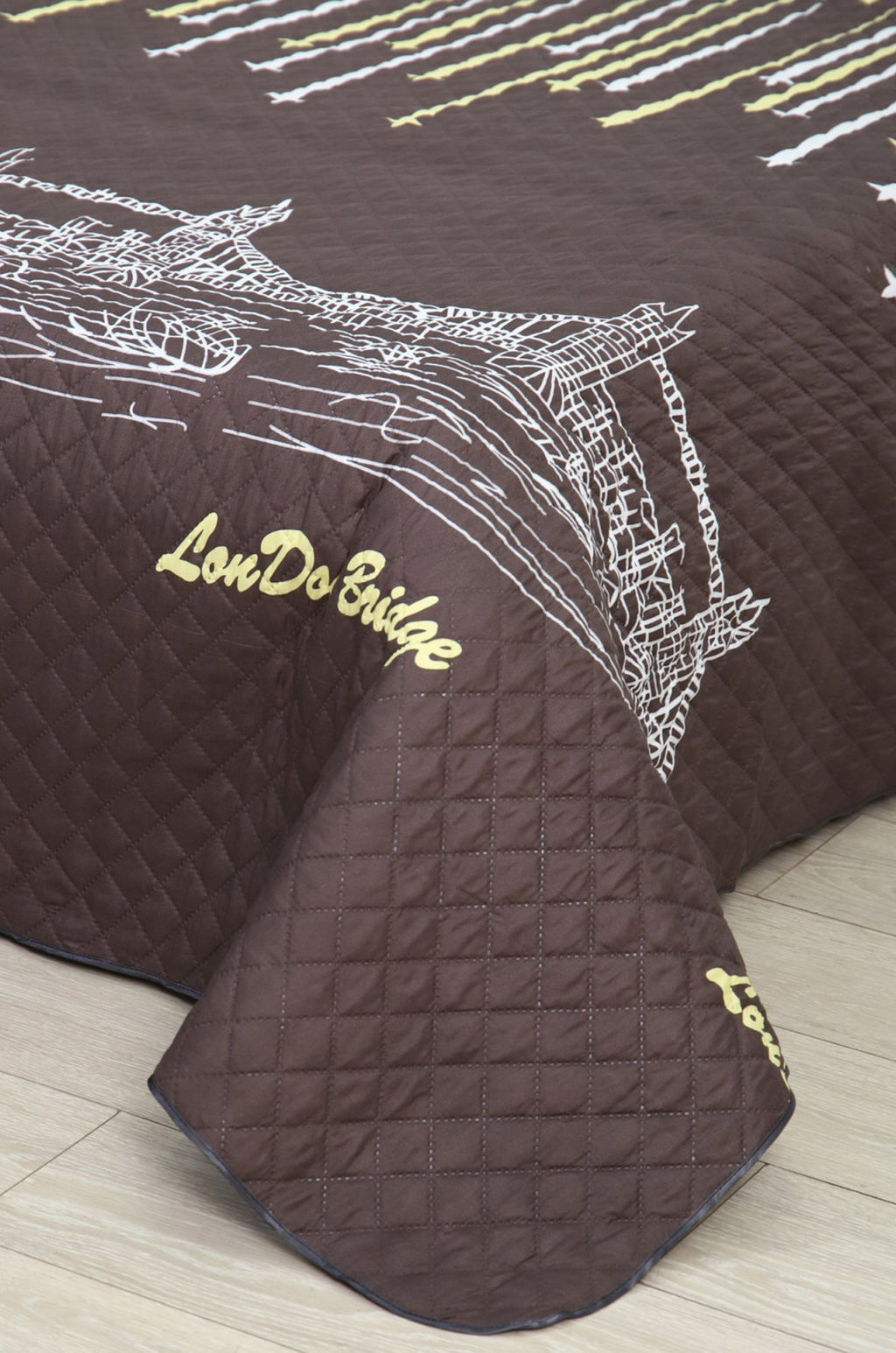 Покрывало-плед двухстороннее стеганое из полиэфирной ткани Полисатин Премиум 240Х212 N-Collection  фото 4