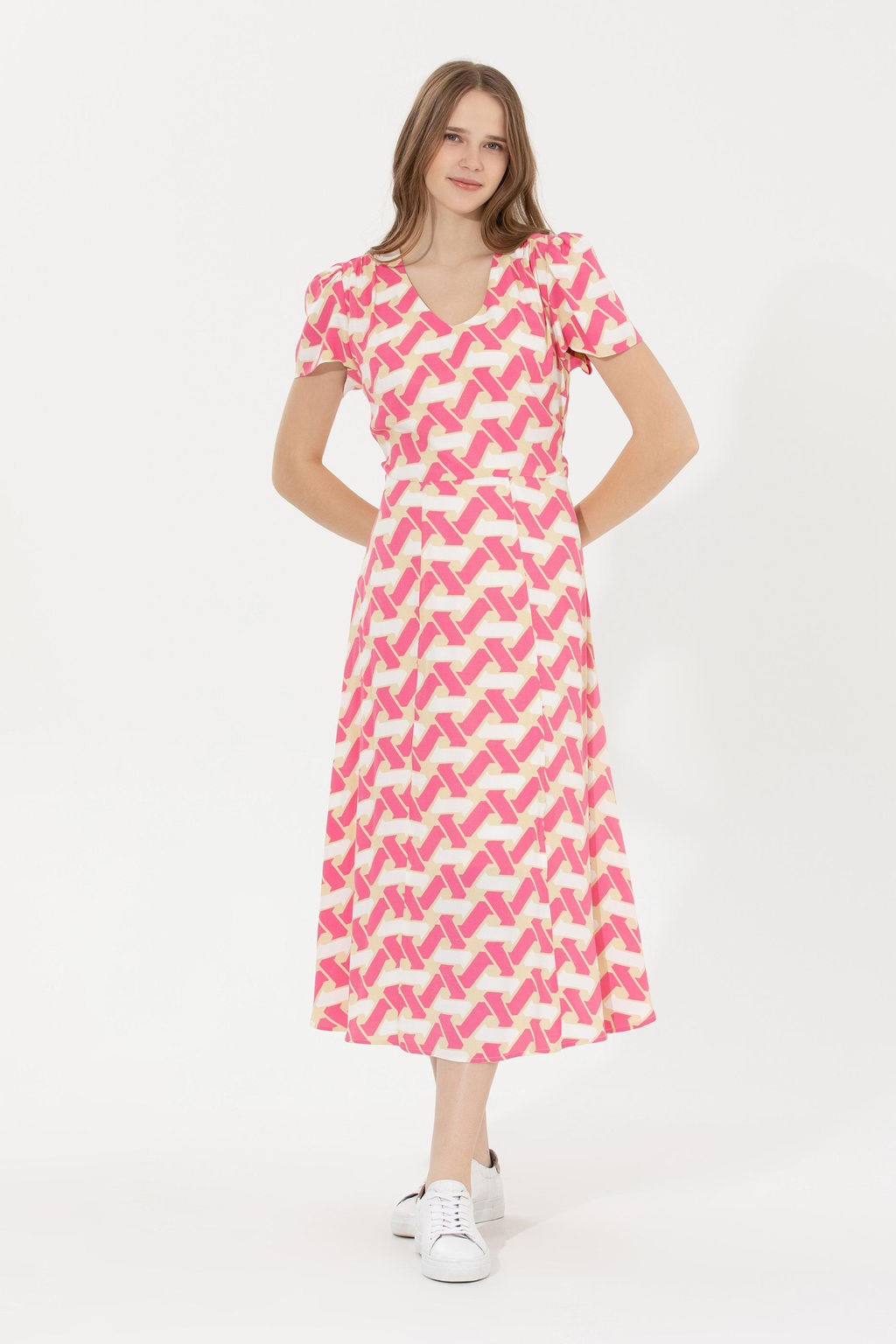 Kad_n Pembe Dokuma Elbise