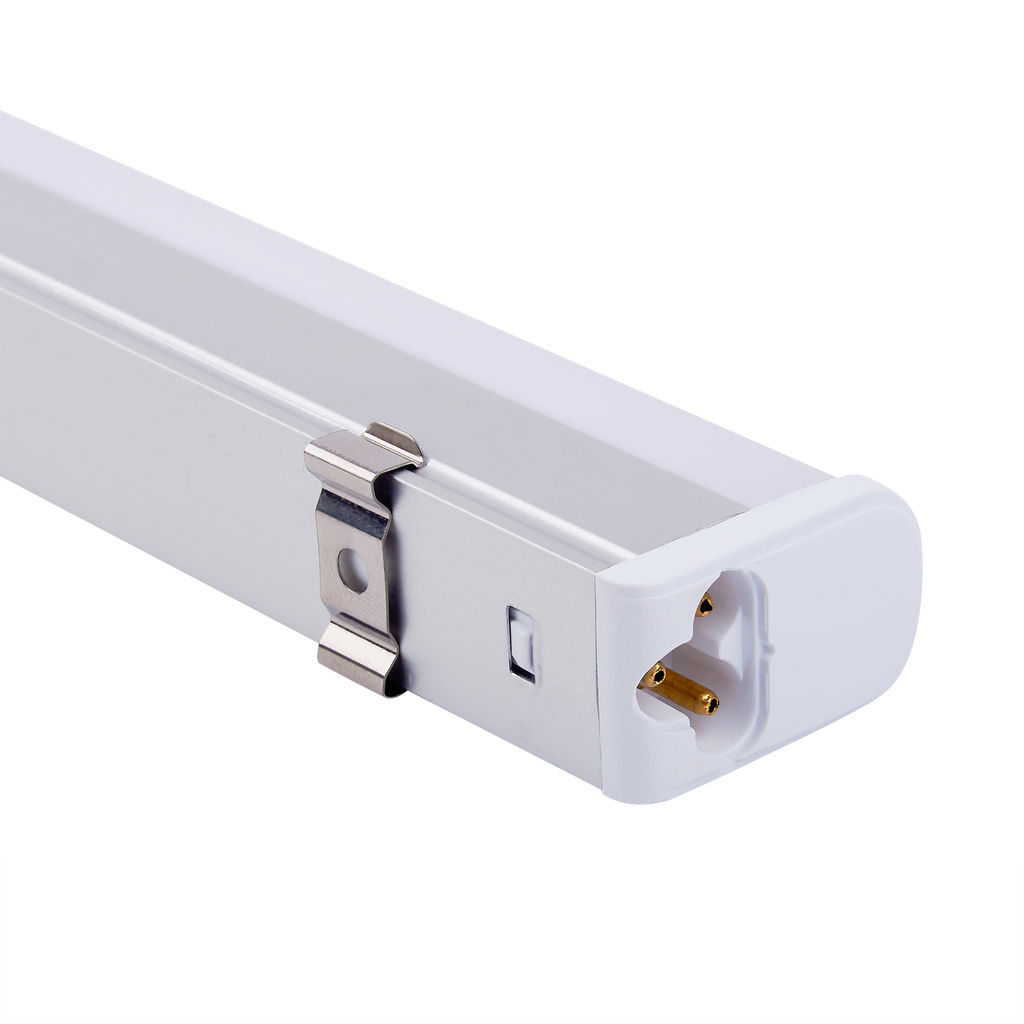 ULI-L02-10W-4200K-SL Светильник линейный светодиодный (аналог Т5). Белый свет(4200K). 900Lm. Выключатель на корпусе. Серебристый. TM Uniel.