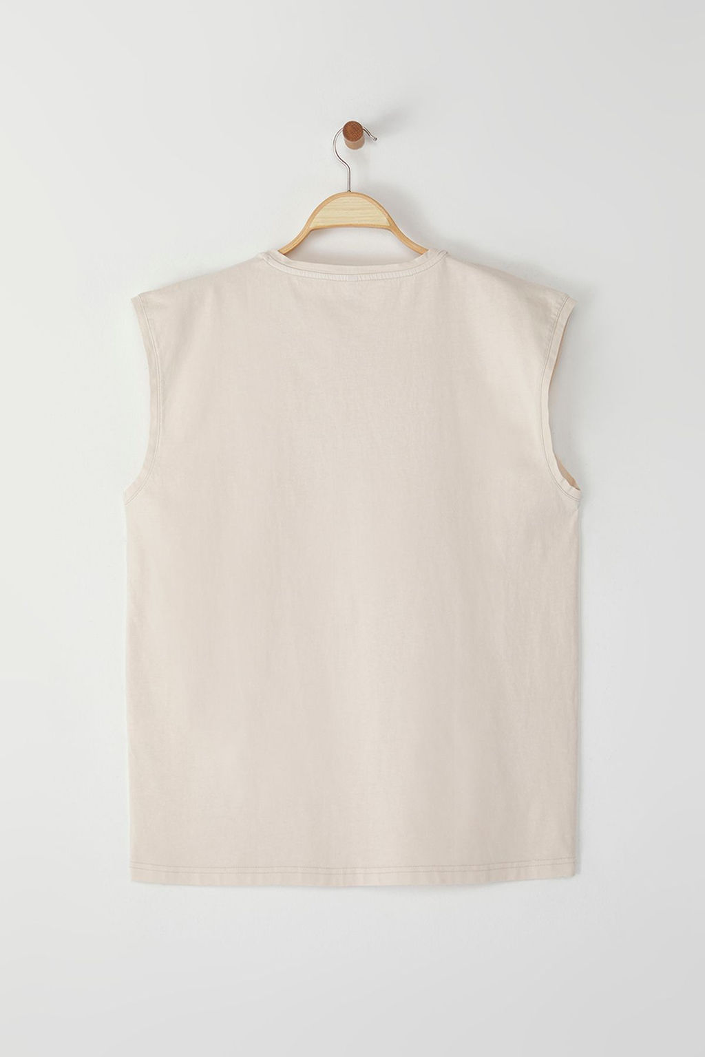 Yesil Oversize/Genis Kesim Eskitme/Soluk Efekt Etiket Detayl? T-Shirt/Atlet TMNSS25AL00001 - Trendyolmilla фото 9