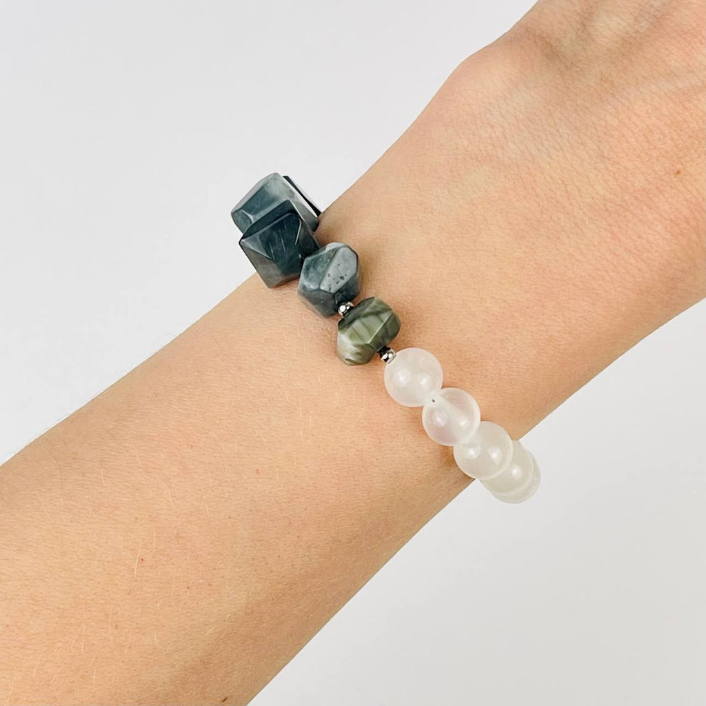 Браслет из Кварца и Соколиного глаза 17 см