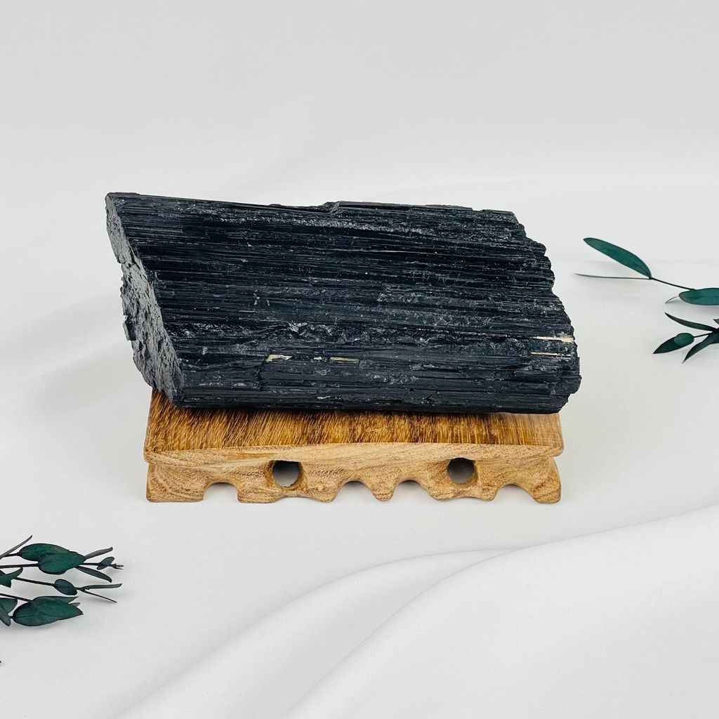 Кристалл необработанного Турмалина (Шерл)