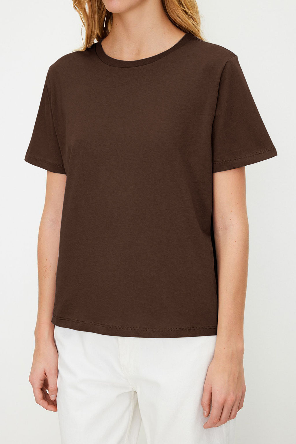 TRENDYOLMILLA Beyaz %100 Pamuk Regular/Normal Kal?p K?sa Kollu Basic Bisiklet Yaka Orme T-Shirt TWOSS23TS00000  фото 58