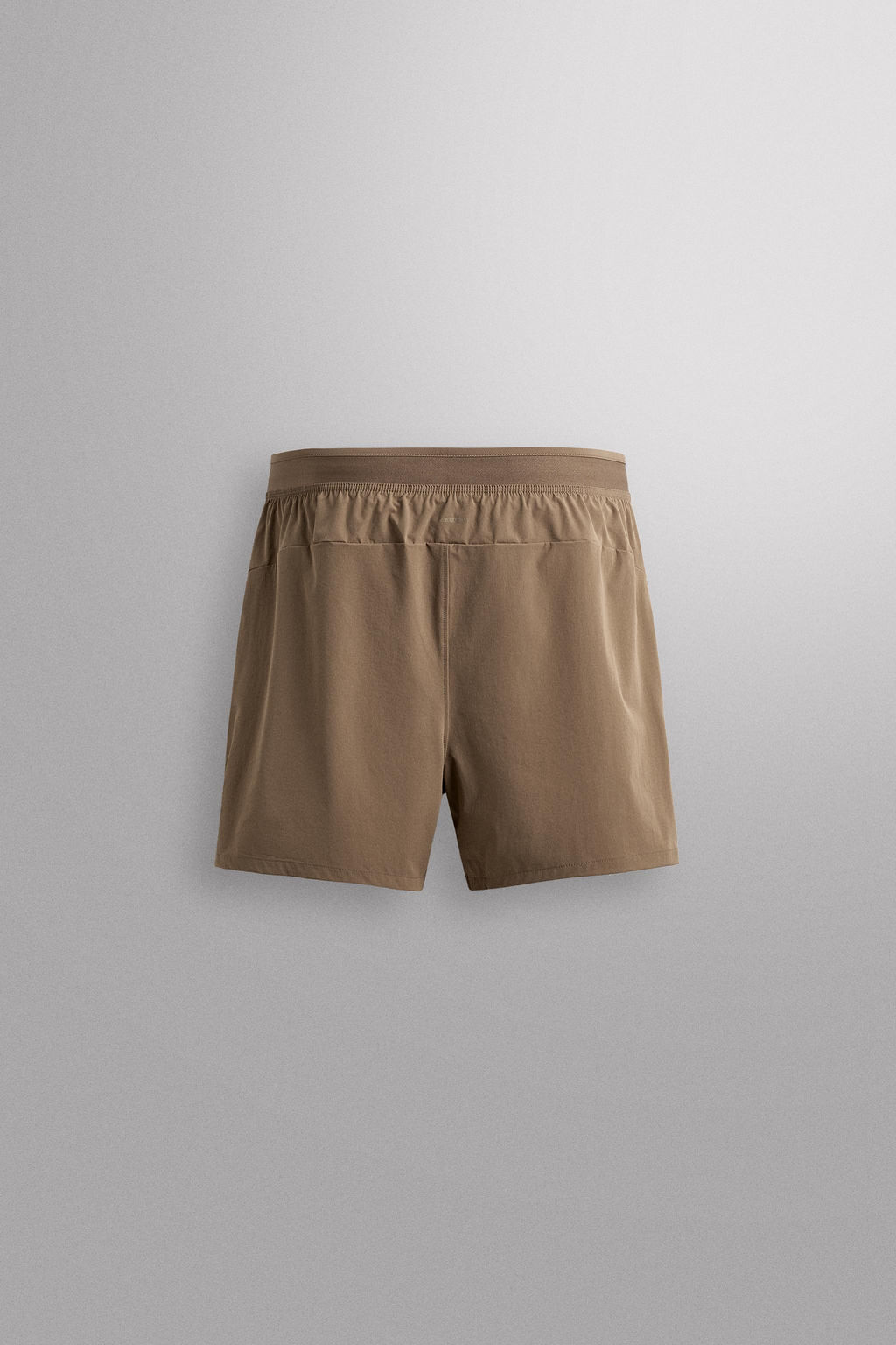 PANTALONES CORTOS T?CNICOS TRAINING / Marr?n claro