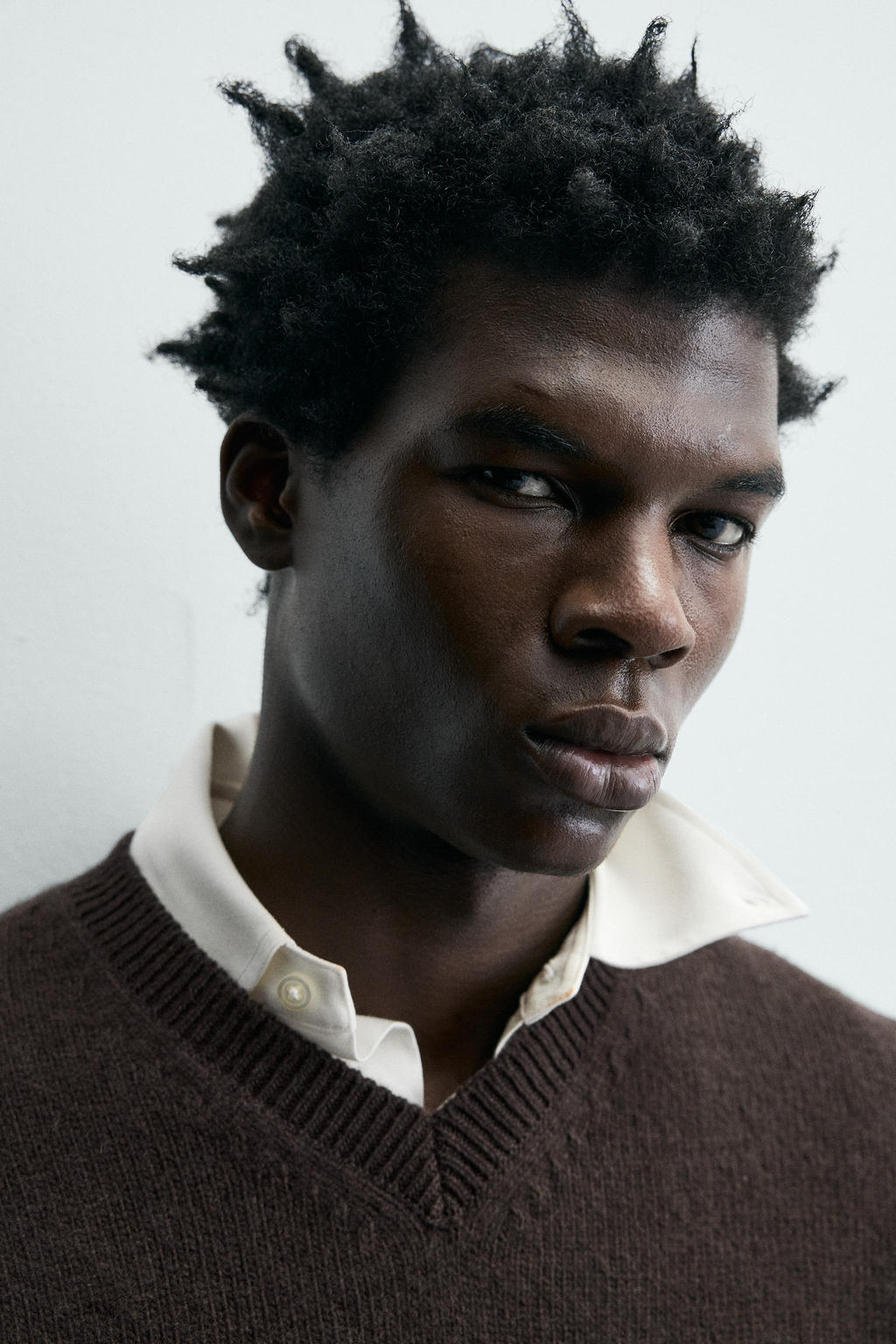 100% WOOL V-NECK JUMPER LIMITED EDITION