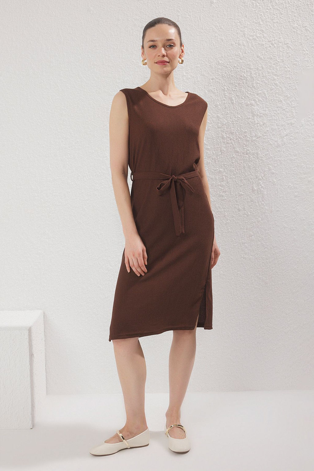 Kahverengi Burumcuk Kemer Detayl? S?f?r Kol Midi Orme Elbise TWOSS25EL00665 - Trendyolmilla фото 5