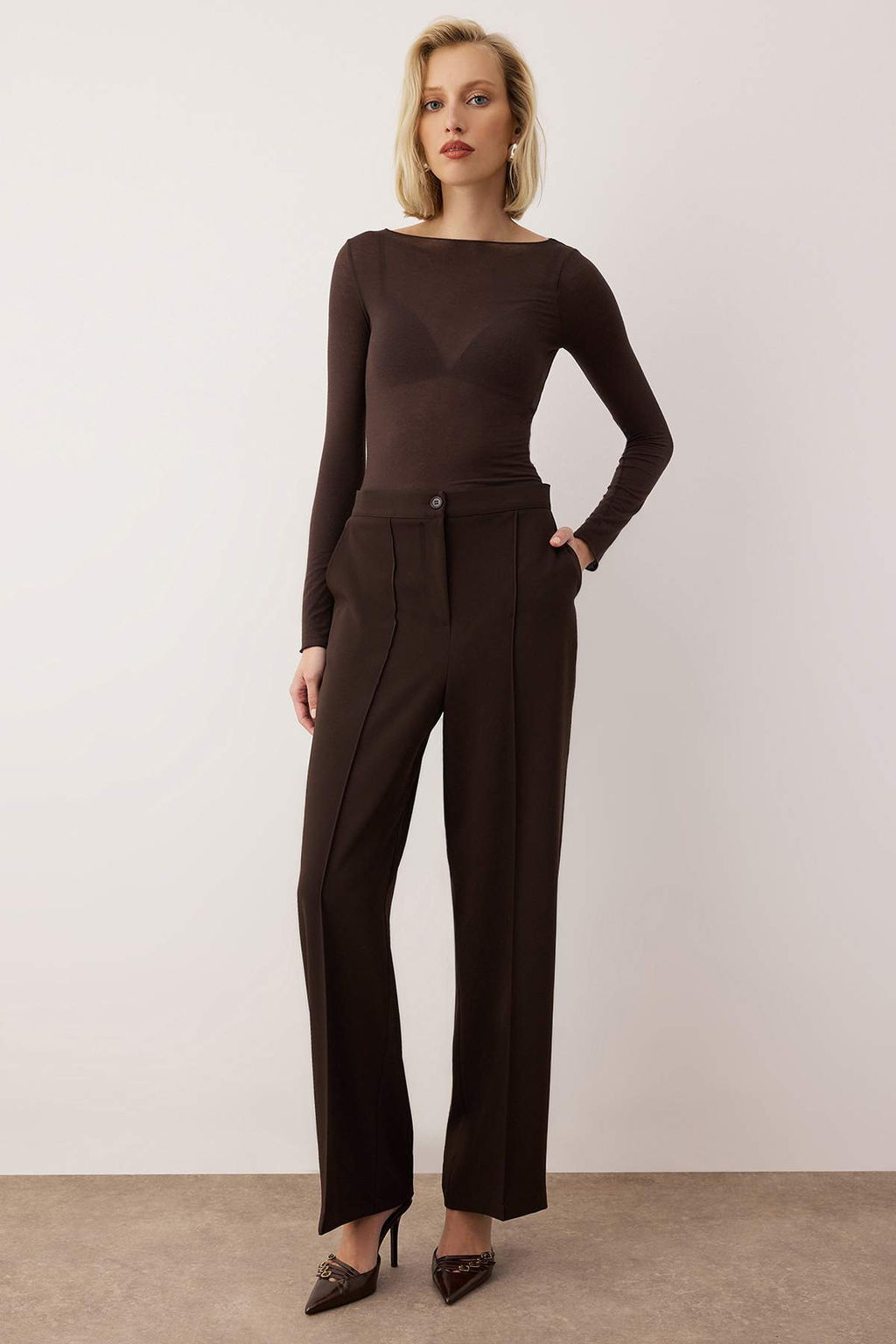 EXCLUSIVE Ozel Koleksiyon Dokumlu Kahverengi Nervurlu Wide Leg/Genis Paca Pantolon TWOAW26PL00118 - Trendyolmilla фото 2