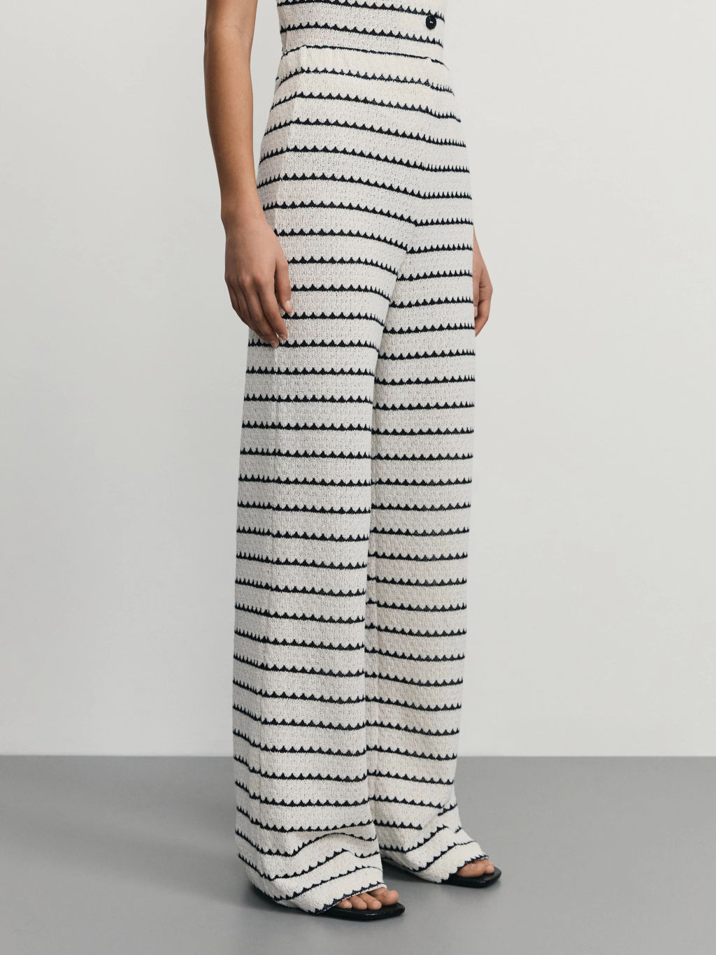 Брюки из фактурной вязки / Zarina  фото 3