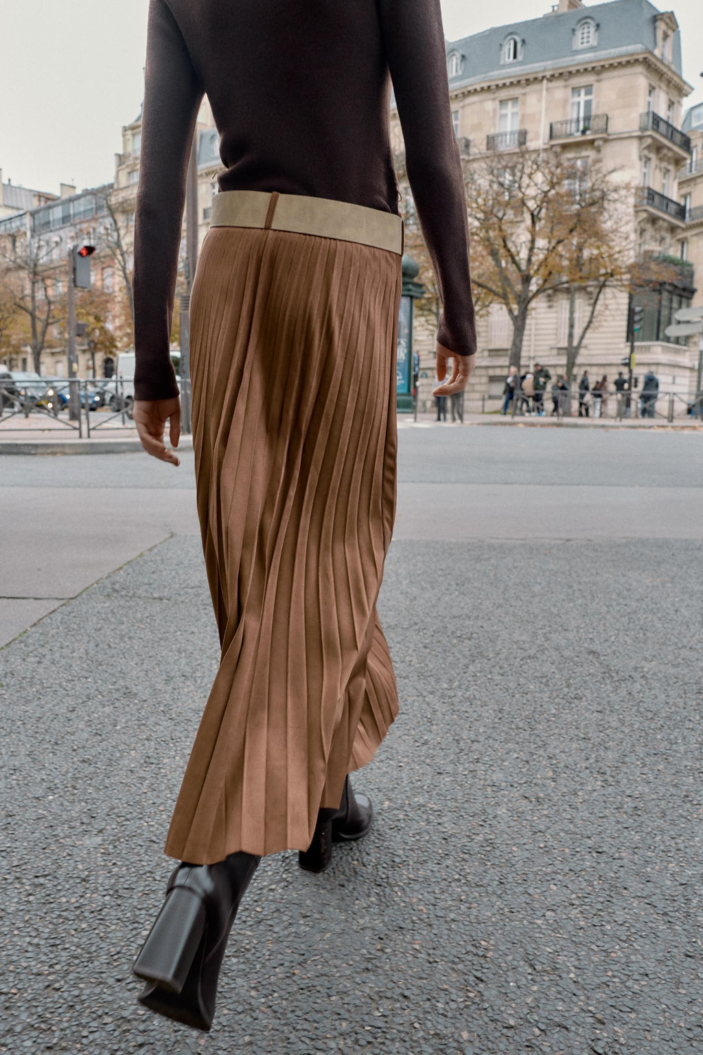 PLEATED FAUX SUEDE MIDI SKIRT WITH BELT - Zara фото 6