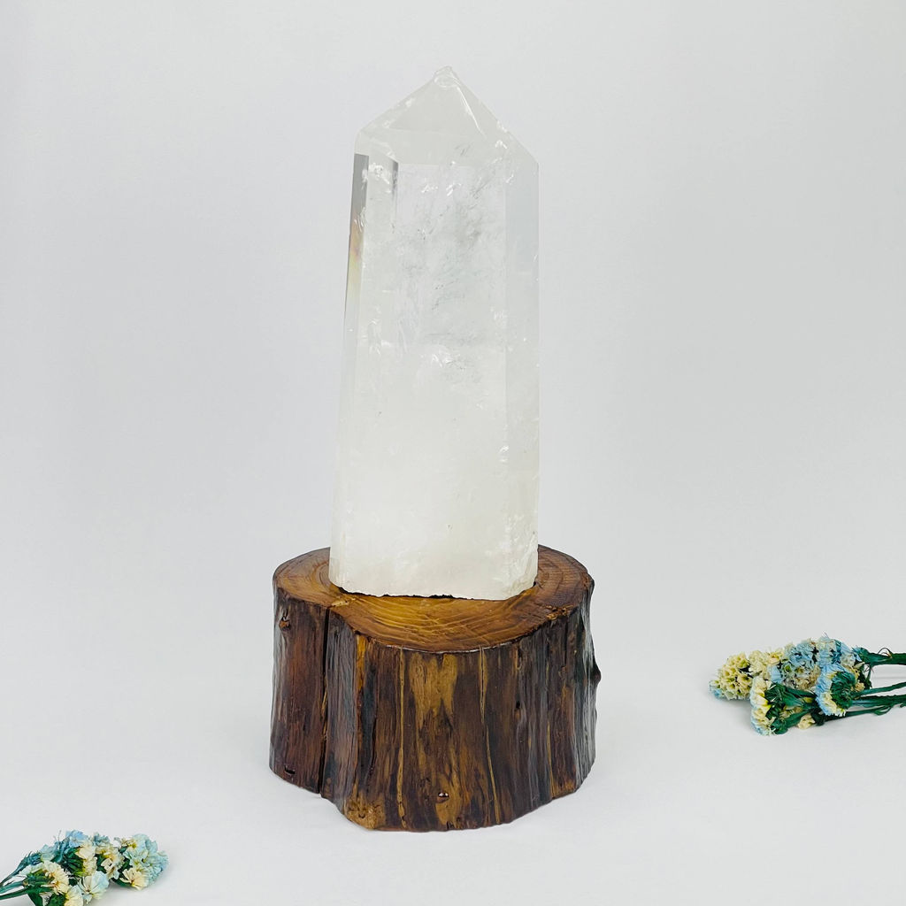 Кристалл из Горного Хрусталя на подставке