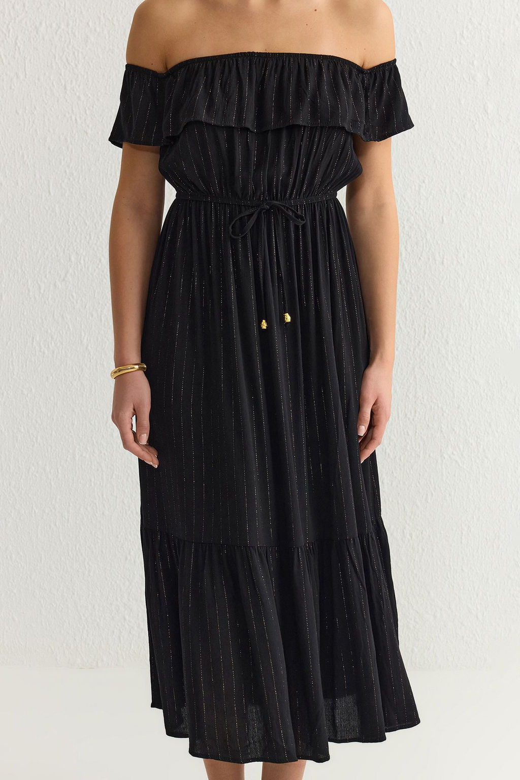 TRENDYOLMILLA Siyah Cizgili Etegi Belden Ac?lan Simli Kumas Midi Dokuma Elbise TWOSS25EL00020 фото 4