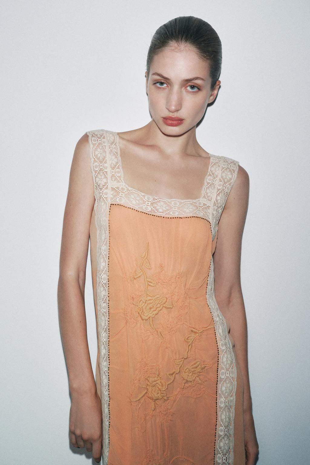 TEXTURED EMBROIDERED LACE DRESS - Zara фото 3