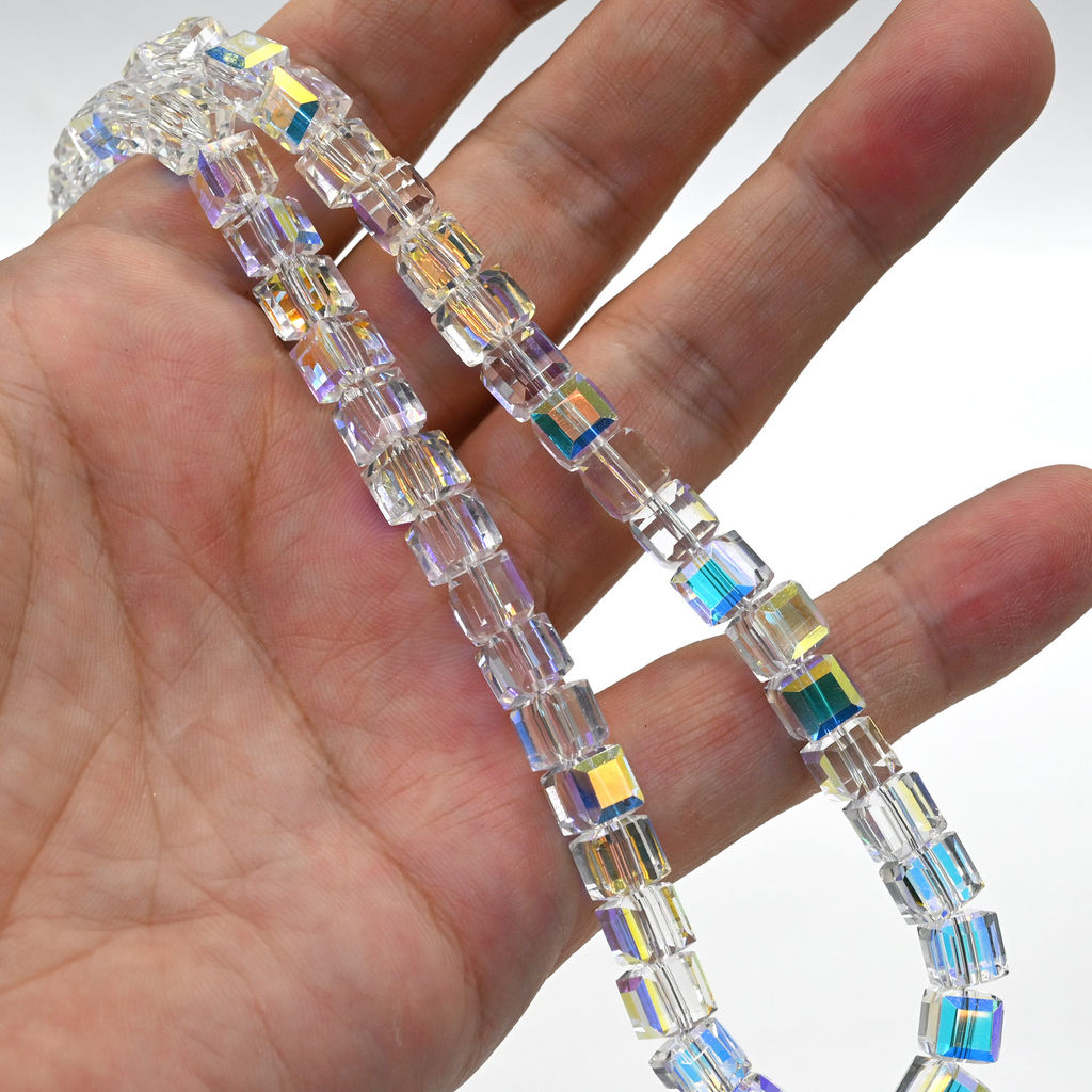 Бусы из циркона кубик с гранями 7мм цв.хрусталь хамелеон, 43см Радуга камня