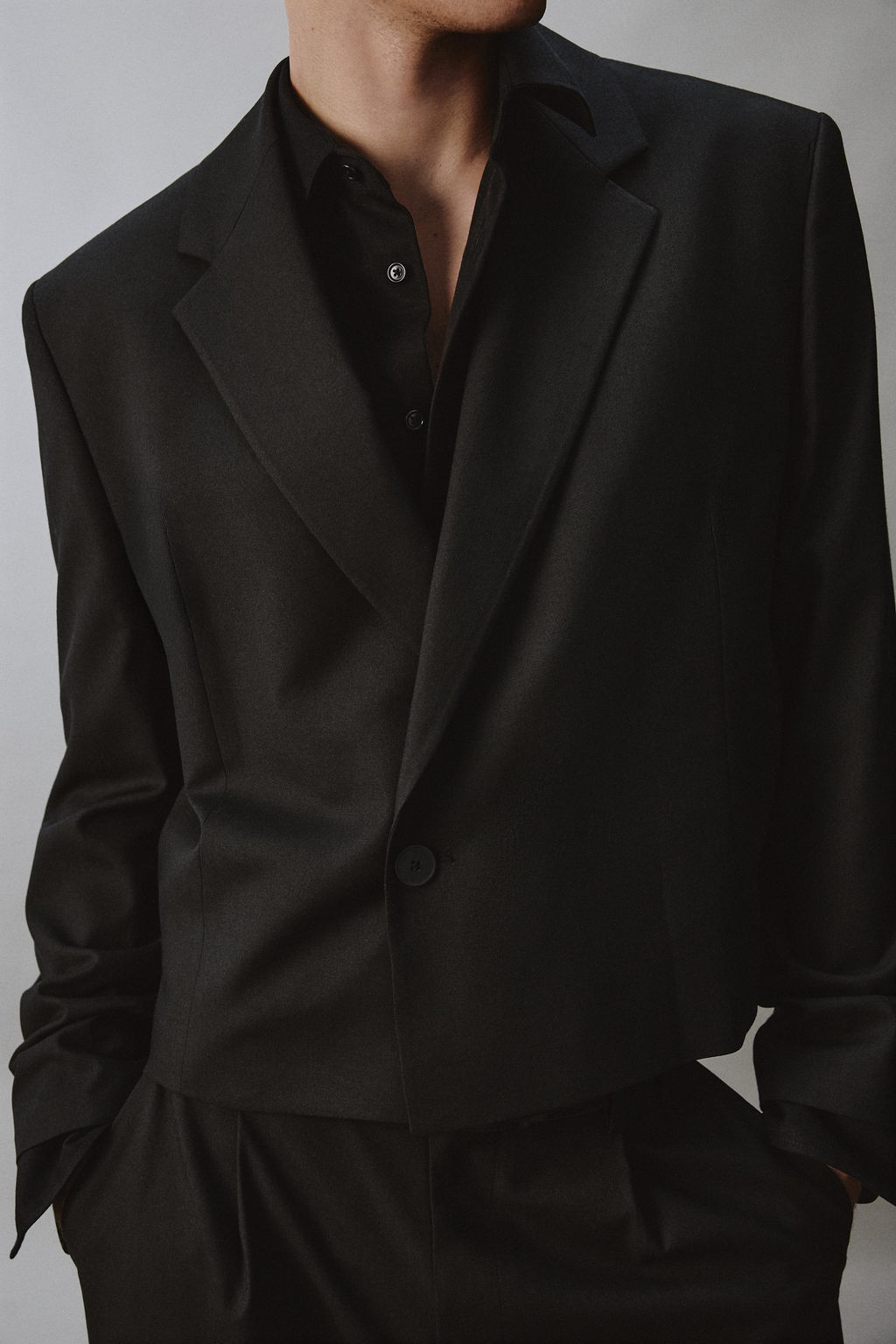 BLAZER CROPPED FIT TRAJE / Negro - Zara фото 5