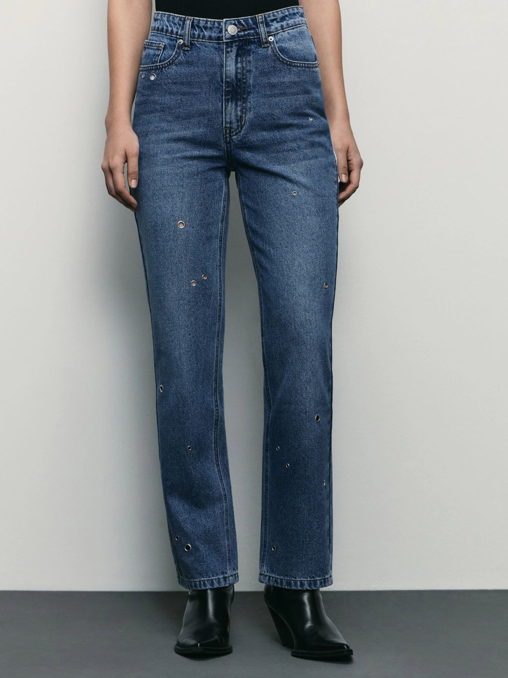 Джинсы straight с люверсами / Zarina фото 2