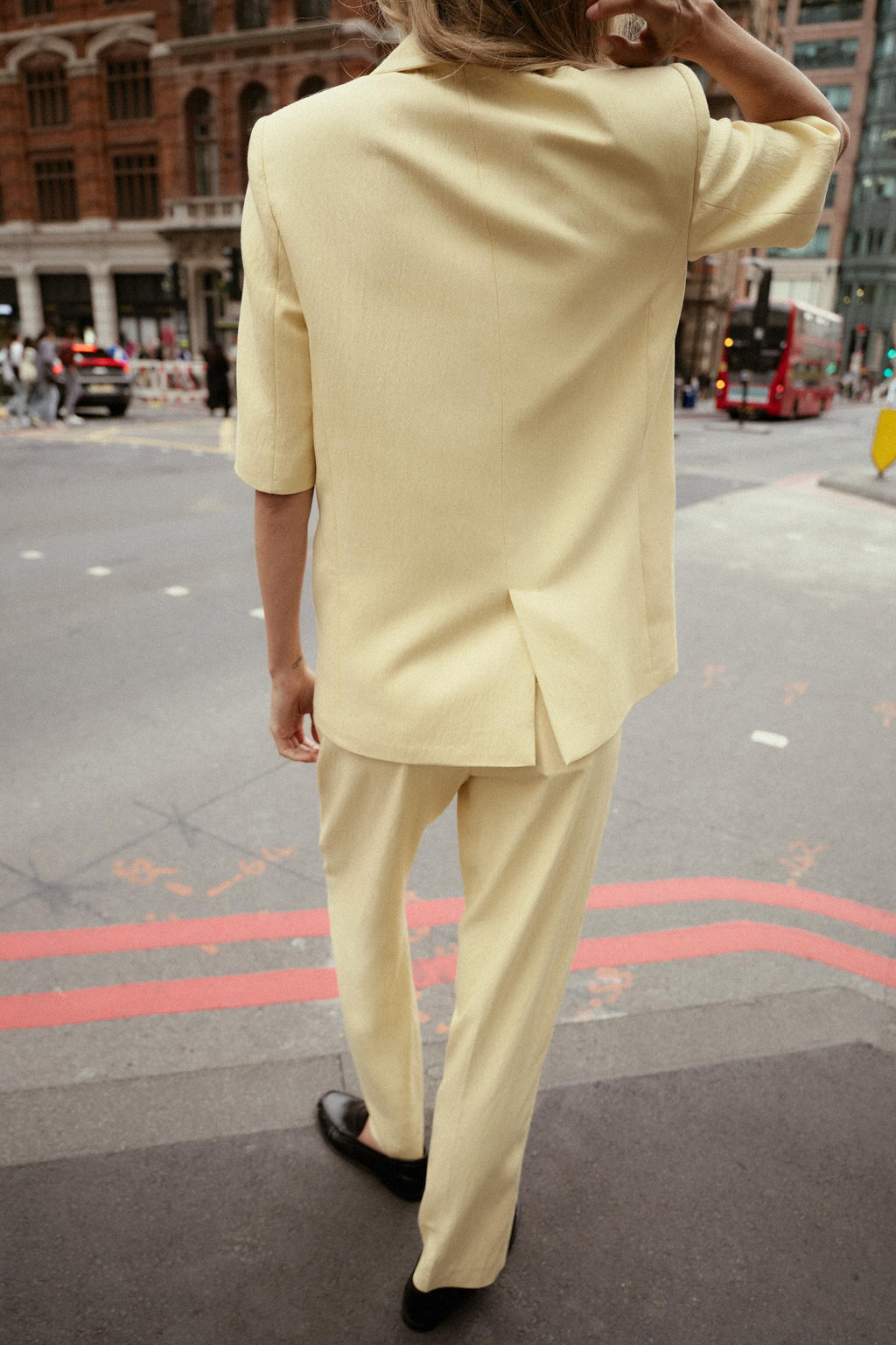 SHORT-SLEEVED TEXTURED BLAZER - Zara фото 5