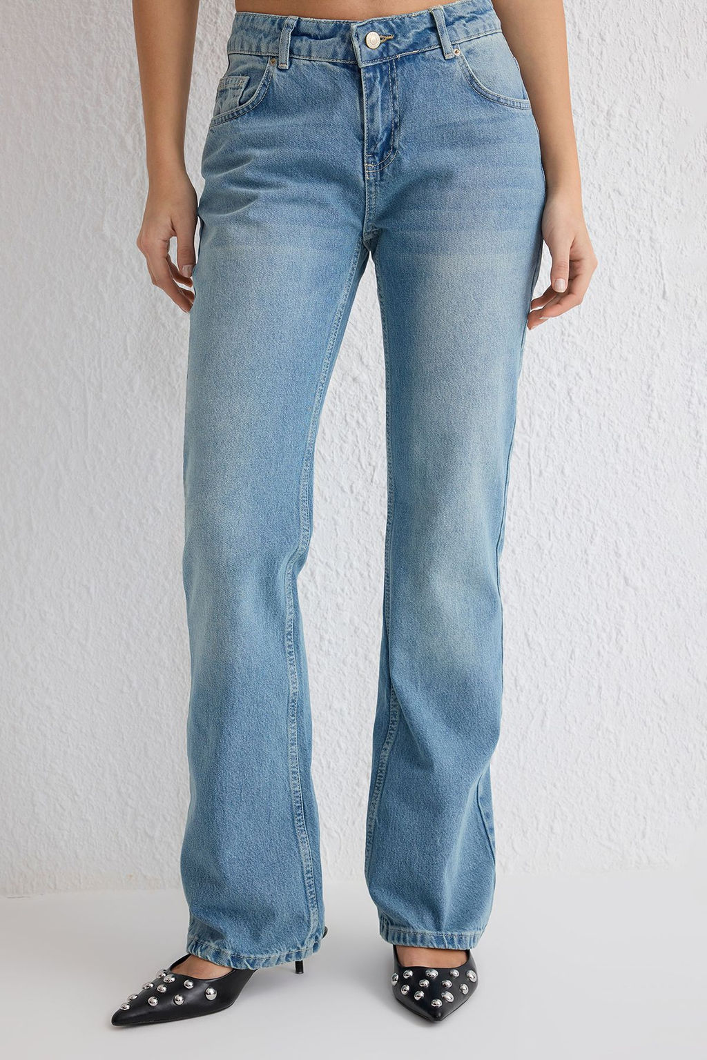 Mavi Dusuk Bel Flare Jeans TWOSS25JE00189 - Trendyolmilla фото 4