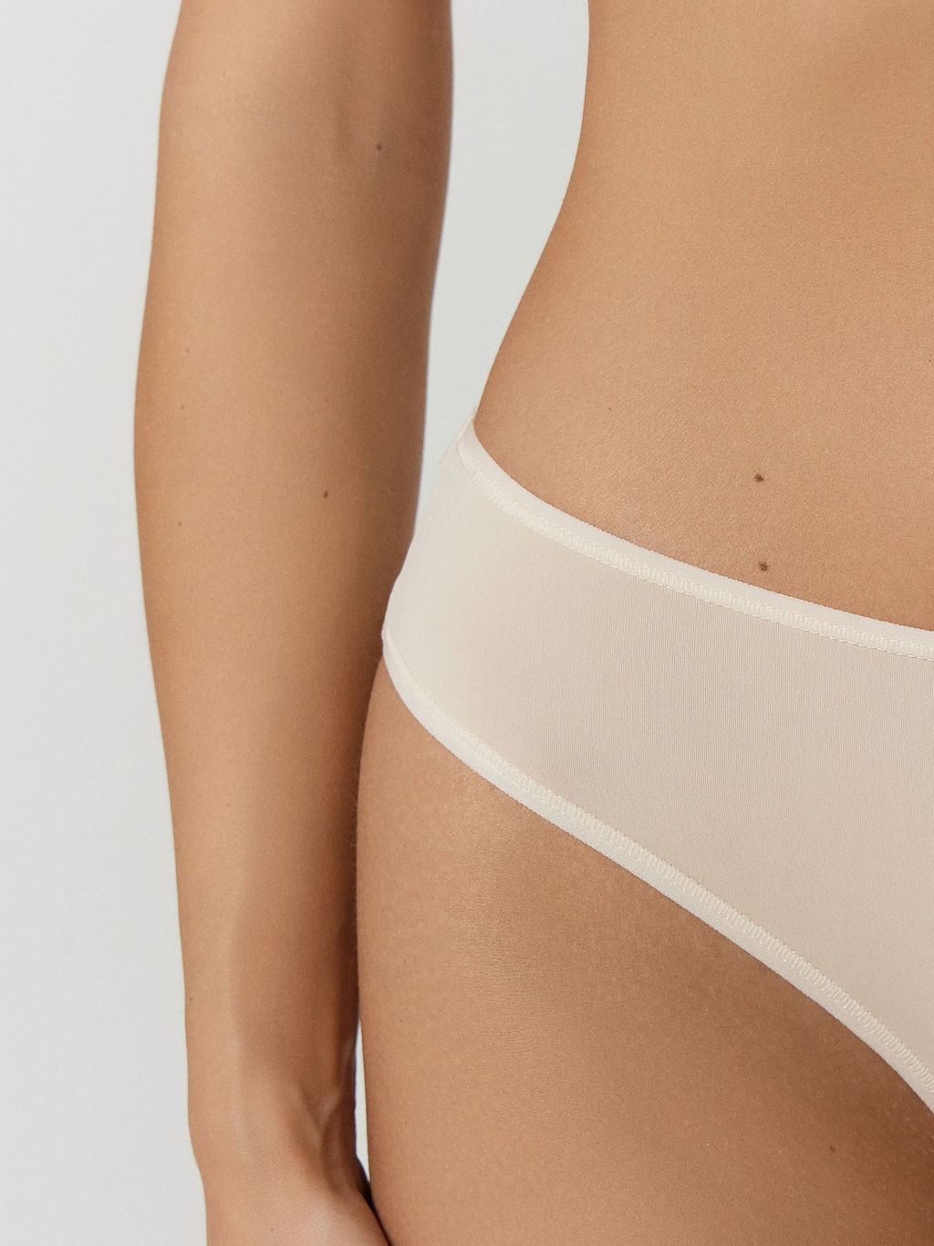 Цена за 2 штуки! Трусы слипы женские кремовые с кружевом - Mark formelle фото 6