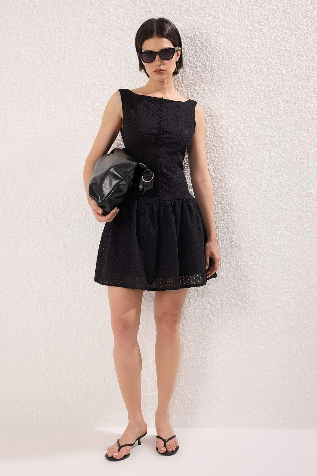 TRENDYOLMILLA Limited Edition Beyaz Etegi Belden Ac?lan Dugme Detayl? Brode Mini Dokuma Elbise TWOSS25EL00521 фото 5