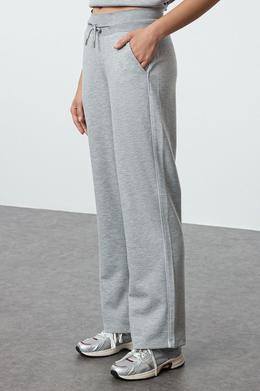 Gri Melanj Boru/Duz Paca Yumusak Kumasl? Orme Esofman Alt? PantolonTWOAW25EA00012 - Trendyolmilla фото 4