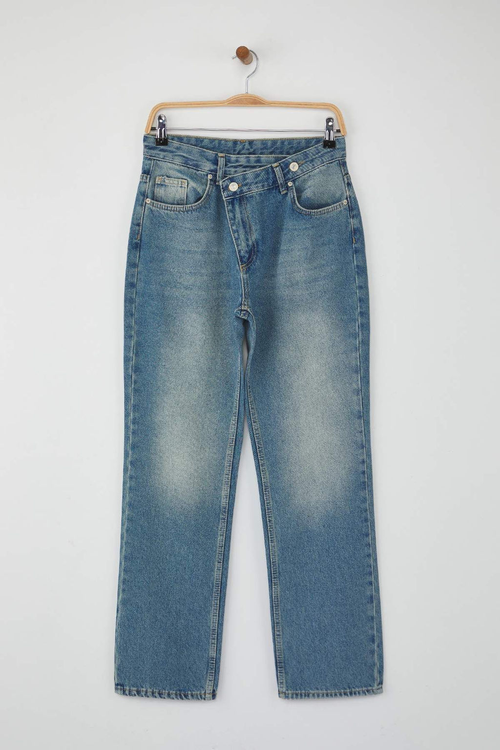 Mavi Yuksek Bel Asimetrik Kapama Straight Jeans TWOAW26JE00132 - Trendyolmilla фото 5
