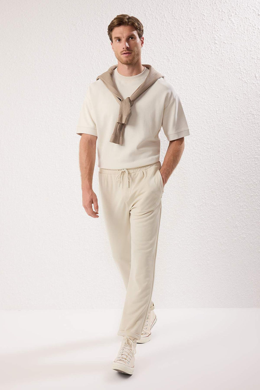 TRENDYOL MAN Antrasit Slim Fit Beli Baglamal? Lastikli Orme Rahat Pantolon TMNAW25PL00023
