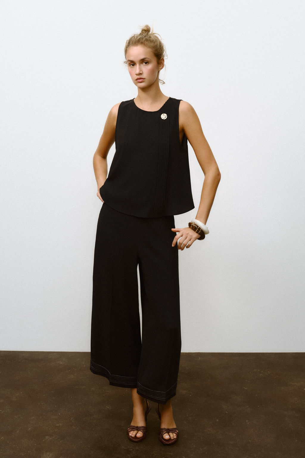 PIN TUCK TOP WITH HARDWARE - Zara фото 10