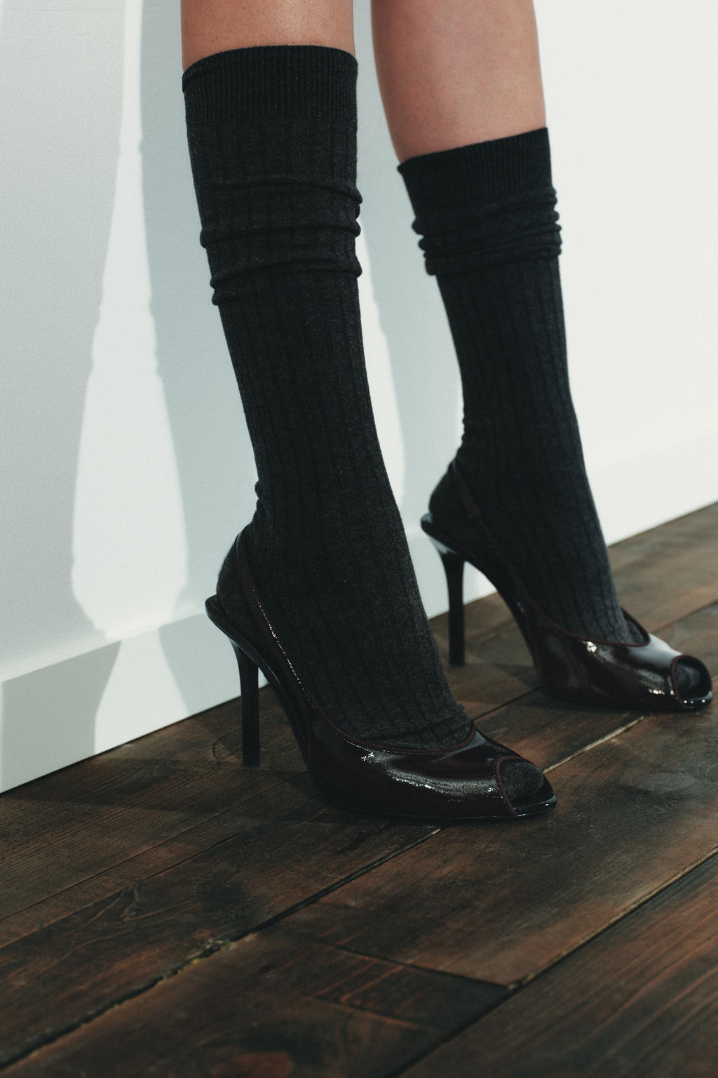 FAUX-PATENT HEELED SANDALS - Zara фото 6