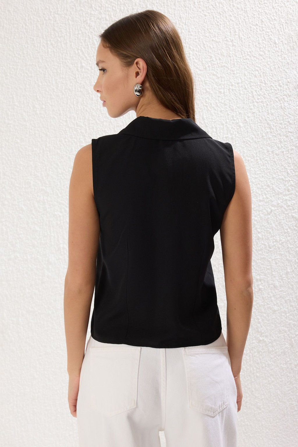 TRENDYOLMILLA Siyah Ceket Yaka Baglama Detayl? S?f?r Kol Regular Normal Kall?p Dokuma Gomlek TWOSS25GO00039 фото 5