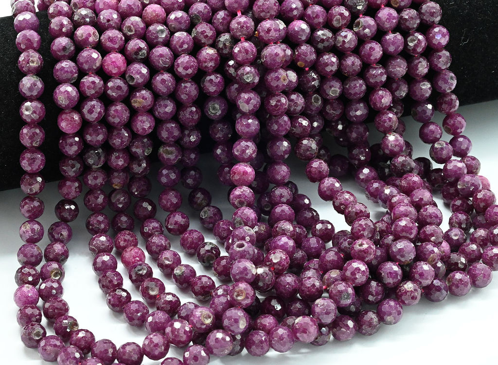 Бусины из рубина шарик гр.7мм, 38см, 54 бусины Радуга камня