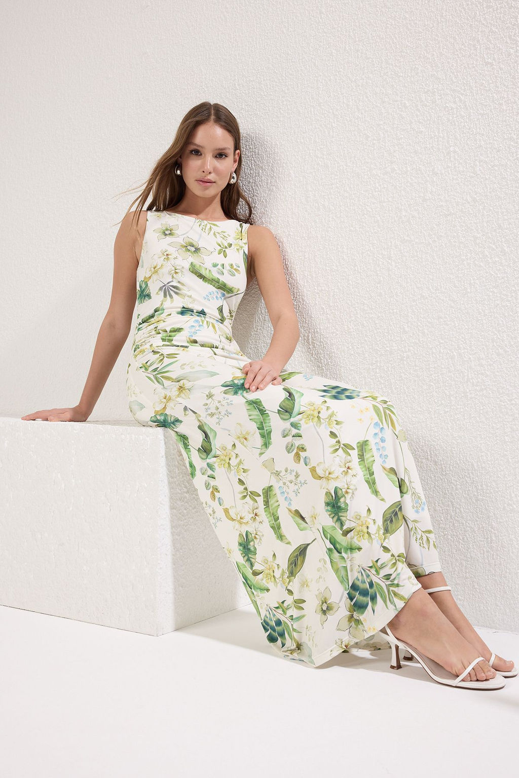 Ekru Cicek Bask?l? Parlak Yuzeyli Kay?k Kaya Vucuda Oturan Esnek Orme Kalem Elbise TWOSS24EL00528