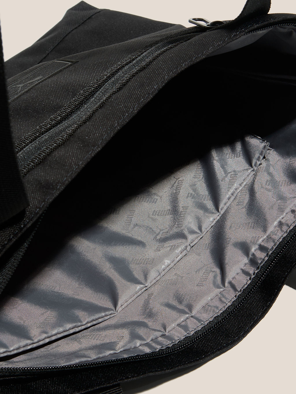 Женский шоппер PUMA ESSENTIALS Tote Bag Артикул 4555176, черный