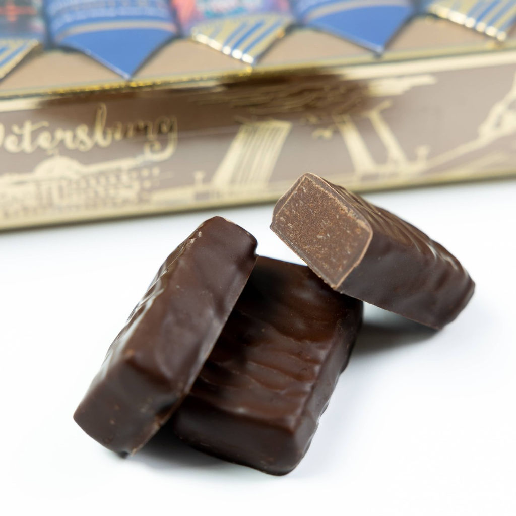 Шоколадные конфеты Трюфели Экстра, Тёмный,Молочный шоколад.Коньяк (сувенирный пенал) 210 г - Петербургская коллекция фото 2