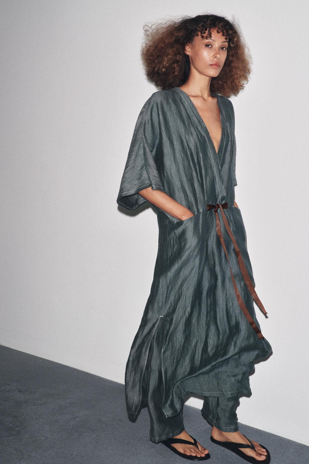 LINEN BLEND DRESS WITH CONTRAST TIE - Zara фото 4