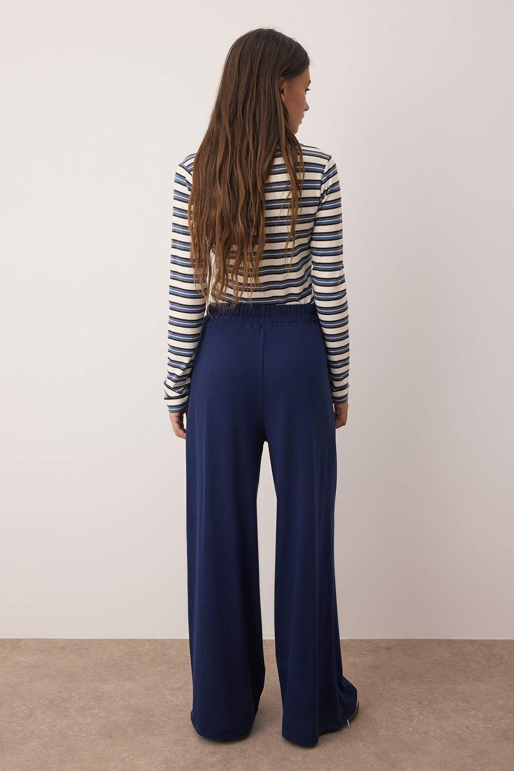 Lacivert Mevsimlik Wide Leg/Genis Paca Baplama Detayl? Esnek Orme Esofman Alt? TWOAW26EA00005 - Trendyolmilla фото 4