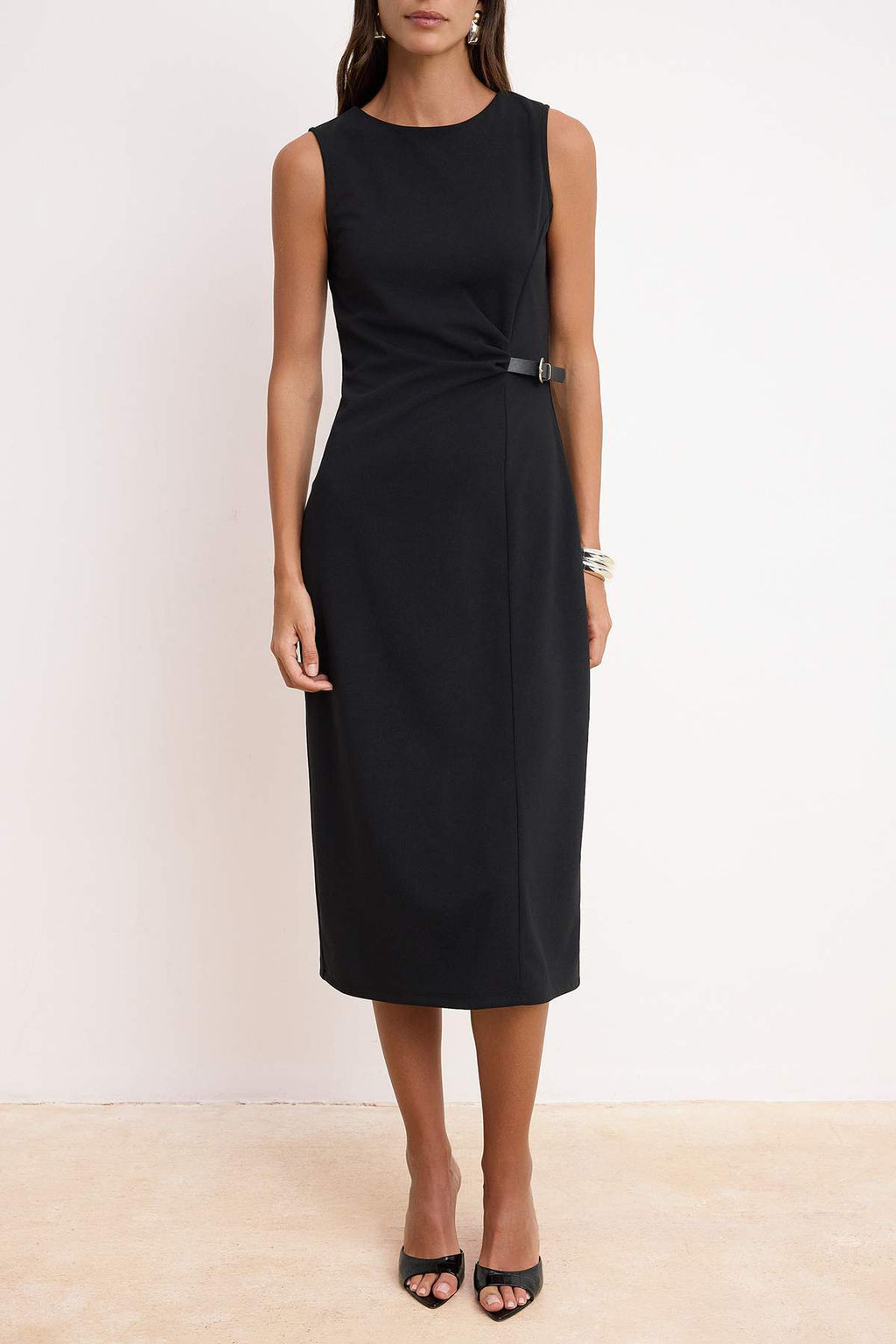 Siyah Kemer Detayl? Shift/Duz Midi Kolsuz Scuba Krep Esnek Orme Elbise TWOSS26EL00162