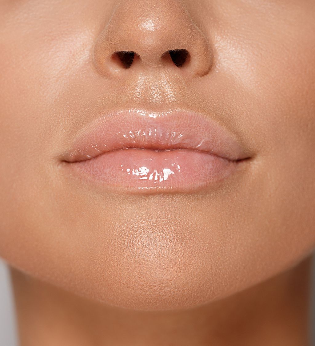LuxVisage Блеск-плампер для губ LIP volumizer hot vanilla, тон 302 Milky Pink  фото 4