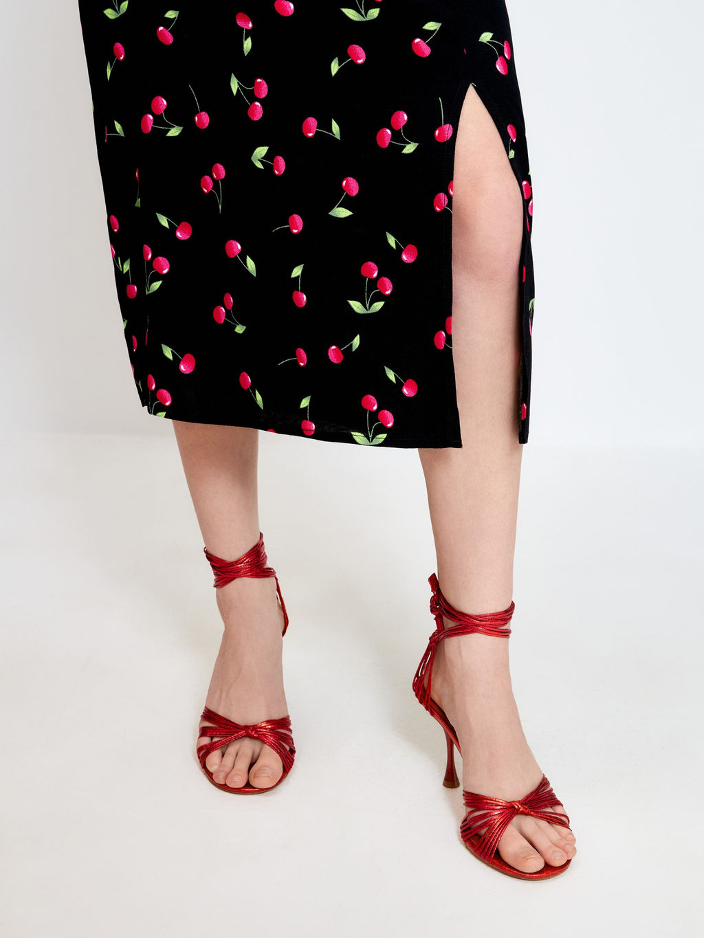 10200180575 Юбка жен. Ayla черный принт - Concept club фото 4