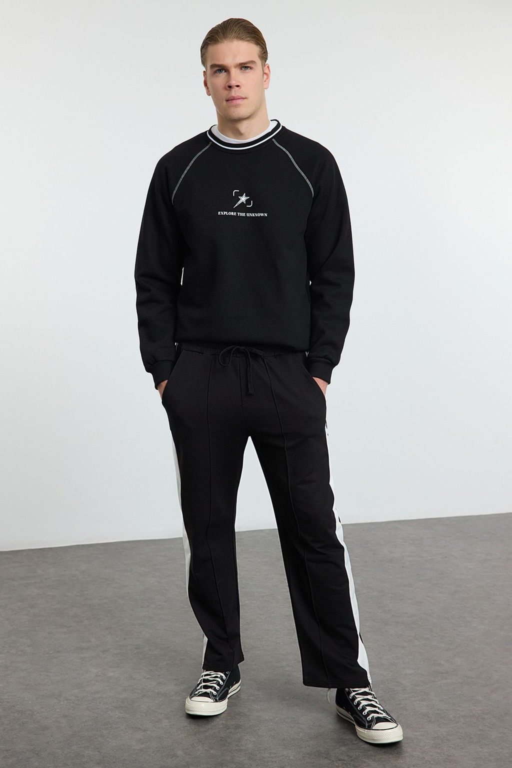 TRENDYOL MAN Siyah Oversize/Genis Kesim Ac?k Paca Renk Bloklu Esofman Alt? TMNAW25EA00006 - Trendyolmilla фото 3