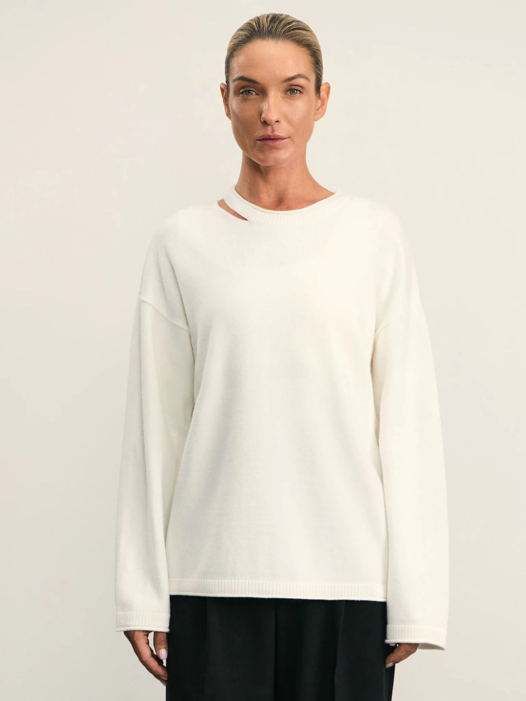 Джемпер с декоративным разрезом / Zarina  фото 3