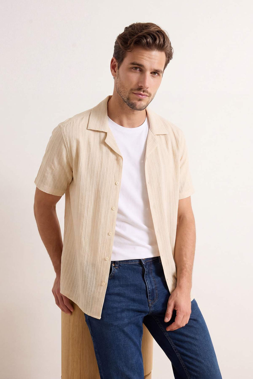 Ekru Oversize Fit Dokulu K?sa Kollu Erkek Gomlek TMNSS26GO00020 - Trendyolmilla фото 5
