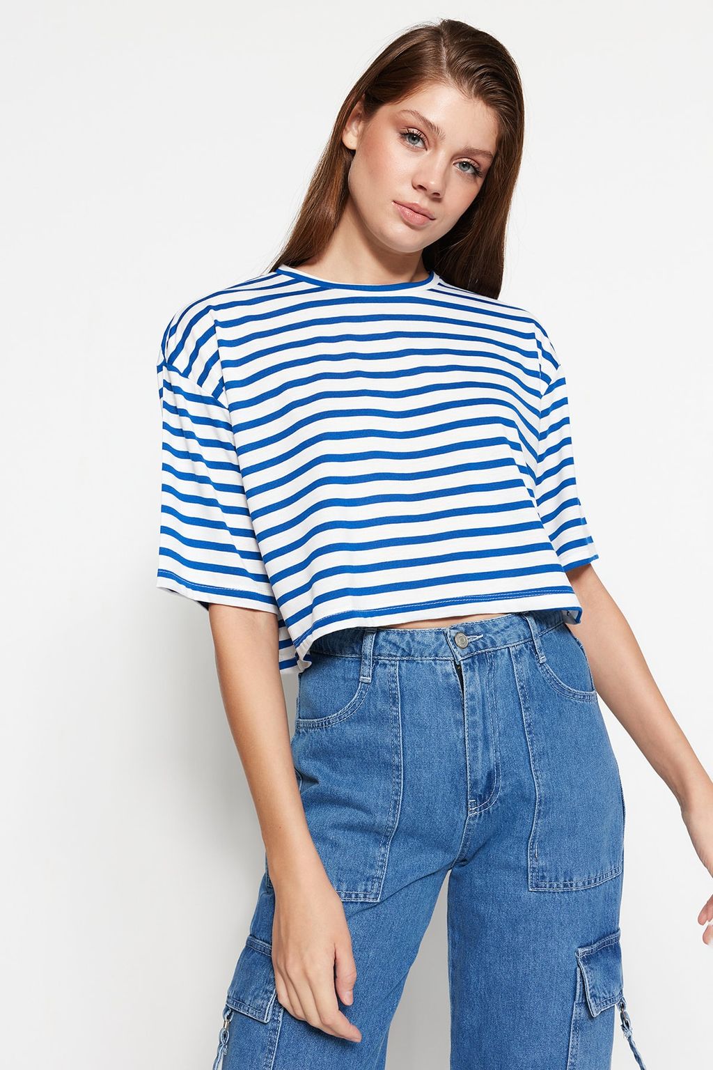 TRENDYOLMILLA Lacivert Cizgili Relaxed/Genis Rahat Kesim Crop Bisiklet Yaka Orme T-Shirt TWOSS23TS00136 фото 3