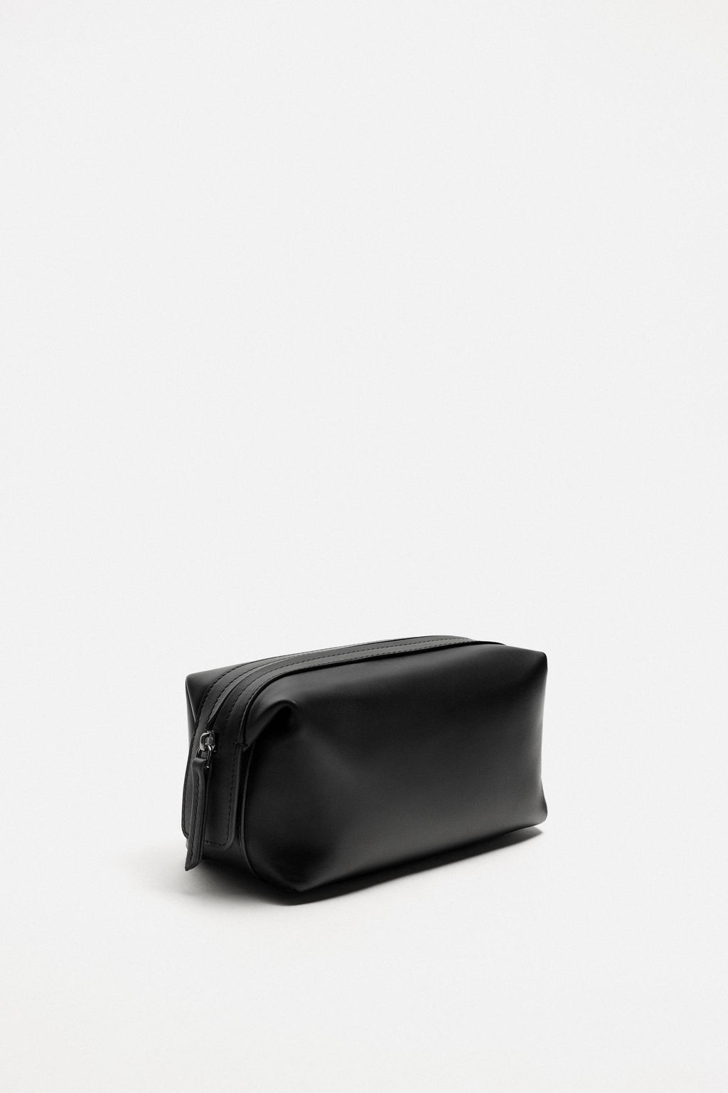 LEATHER TOILETRY BAG - Zara фото 2