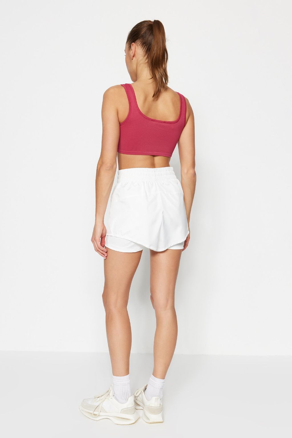 TRENDYOLMILLA Siyah Parasut Kumas 2 Katmanl? Ici Sortlu Orme Spor Sort TWOAW21SR0012 фото 6