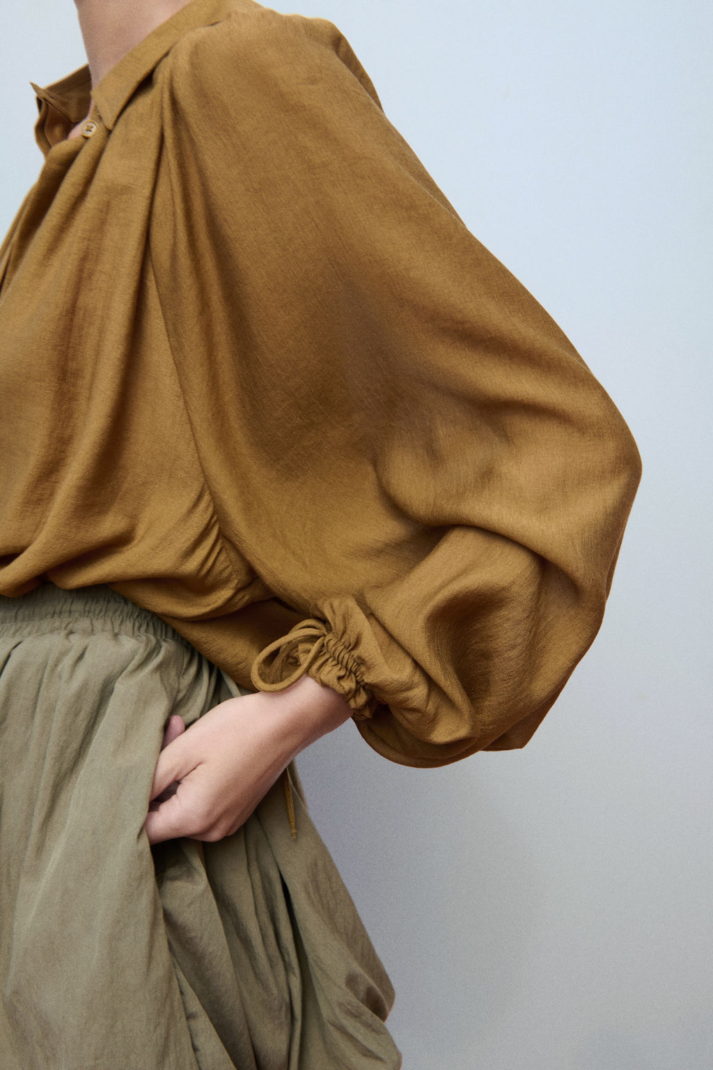 Camisa oversize con cordones de ajuste - H&m фото 5