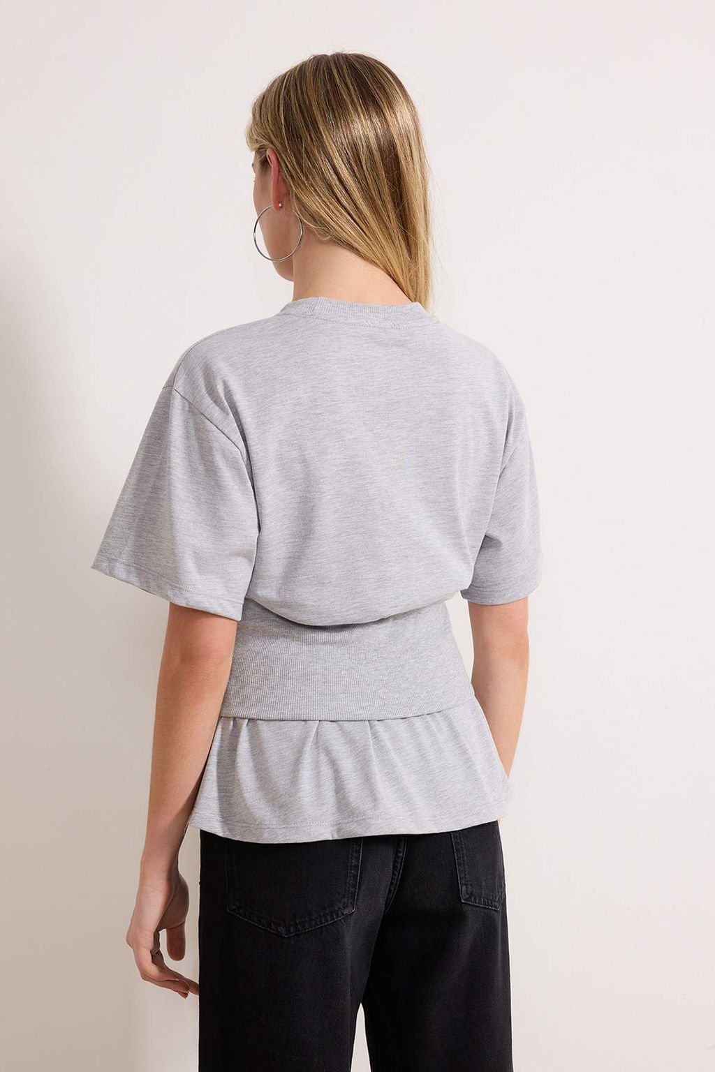 Gri Melanj Fitted/Vucuda Oturan Dusuk Kol K?sa Kollu Tok %100 Pamuk Orme T-Shirt TWOSS26TS00046 - Trendyolmilla фото 4