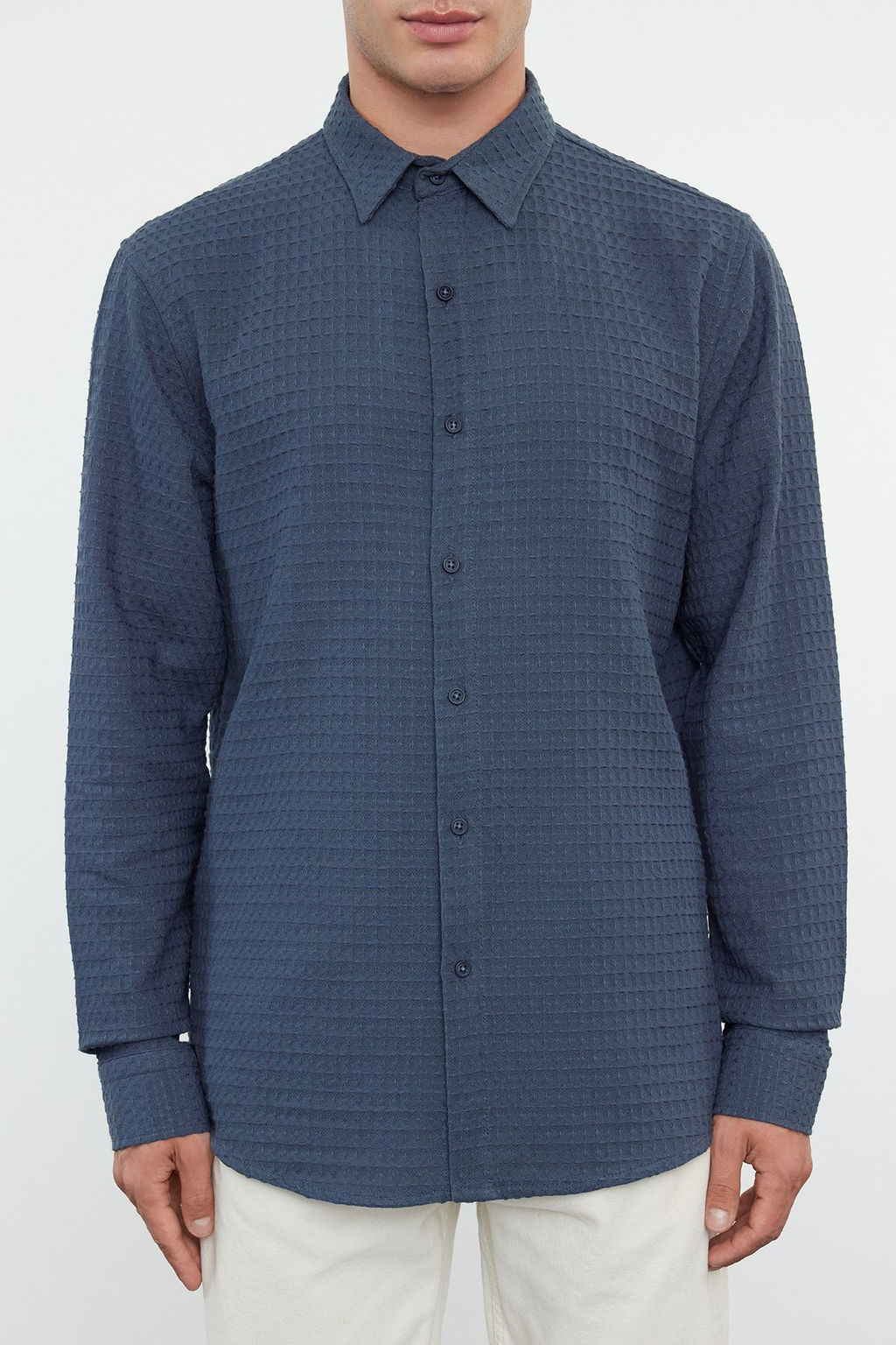 Trendyolmilla Man Antrasit %100 Pamuk Waffle Dokulu Regular Fit Gomlek TMNAW25GO00010  фото 3